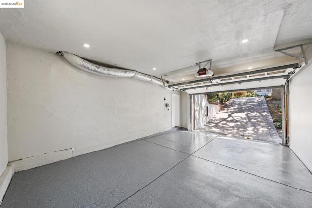 744 Coventry Road, Kensington CA: https://media.crmls.org/mediaz/456056e6-9f2a-4a56-9613-1eb91c1d88ad.jpg
