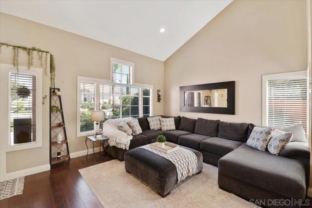 39201 Dovetree Drive, Murrieta CA: https://media.crmls.org/mediaz/4560e7b1-a138-41b5-8c49-90891c747497.jpg