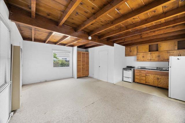 701 Poinsettia Avenue, San Mateo CA: https://media.crmls.org/mediaz/45611ec1-cf9d-44db-8488-0fa9b08f7b40.jpg