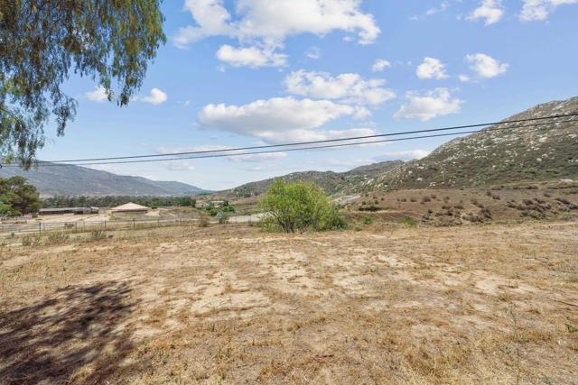 9231 Gawn Trl, Moreno Valley CA: https://media.crmls.org/mediaz/456126e9-4fb2-4085-b713-7144d80d474a.jpg