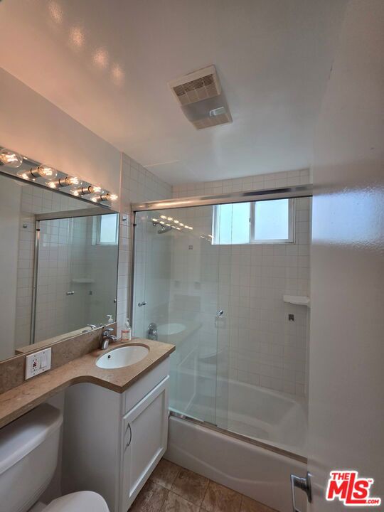 626 Broadway Street, Venice CA: https://media.crmls.org/mediaz/456191fb-9fcf-40f0-b3d3-fb3b9f0b9d15.jpg