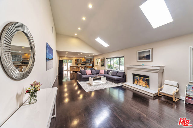 3938 Tracy Street, Los Angeles CA: https://media.crmls.org/mediaz/45620a18-f927-446f-b4c2-d0a3582206df.jpg