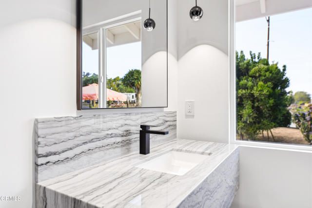 34 Vientos Road, Camarillo CA: https://media.crmls.org/mediaz/45626aab-7efa-454e-959d-28e0791a54f8.jpg