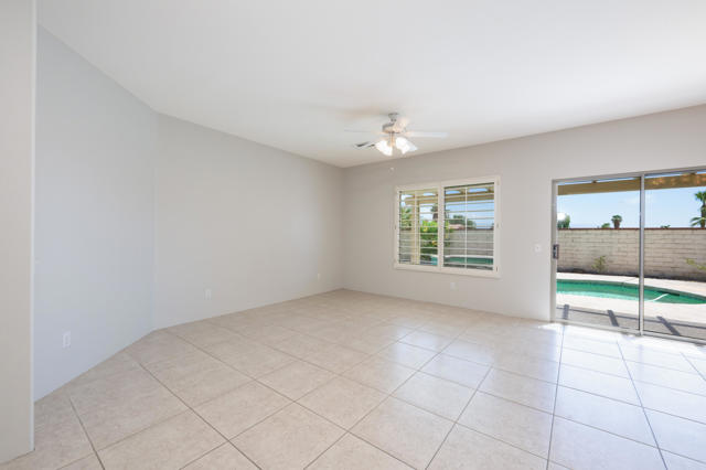 44950 Calle Santa Barbara, La Quinta CA: https://media.crmls.org/mediaz/4562a553-f17c-4e7a-919c-9c1a2ac3d204.jpg