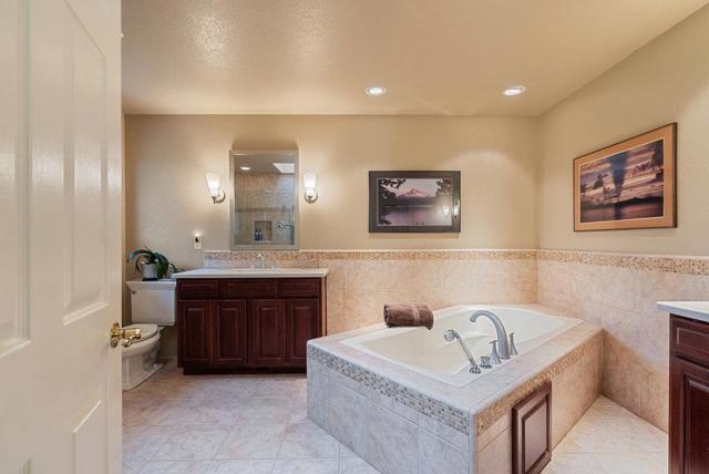 105 Louise Circle, Hollister CA: https://media.crmls.org/mediaz/4562bf51-d7db-438d-8608-cf21f1079226.jpg