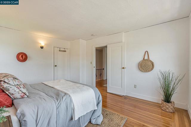 840 E 28th St., Oakland CA: https://media.crmls.org/mediaz/4562cbfb-79a3-4656-9b8a-dc4fa4f03de0.jpg