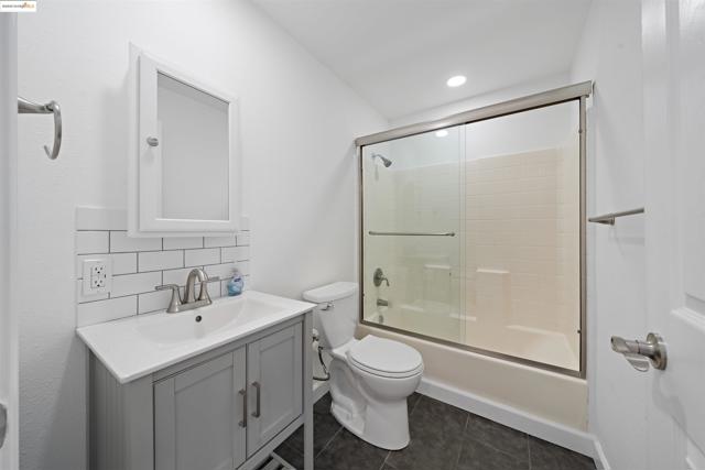 4040 Ellis Rd, Martinez CA: https://media.crmls.org/mediaz/45633a71-8dff-4168-913f-1127a2f4b70c.jpg