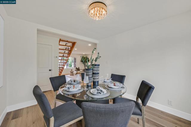 2043 Gill Port Ln, Walnut Creek CA: https://media.crmls.org/mediaz/4563bae9-e0e8-4628-bde6-1011053e9c89.jpg
