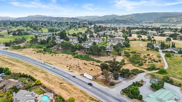 151 Tierra Del Sol, Hollister CA: https://media.crmls.org/mediaz/456430a7-905e-4e6a-915e-f28d2fb24906.jpg