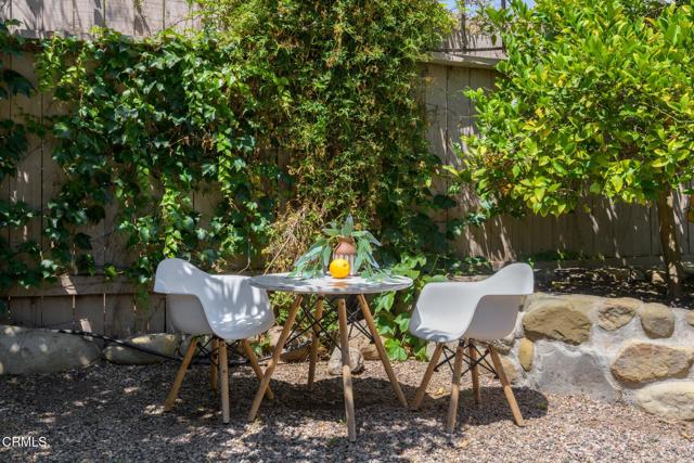 131 Christopher Lane, Ojai CA: https://media.crmls.org/mediaz/45643541-f253-4add-8dd3-c6e168dc7757.jpg
