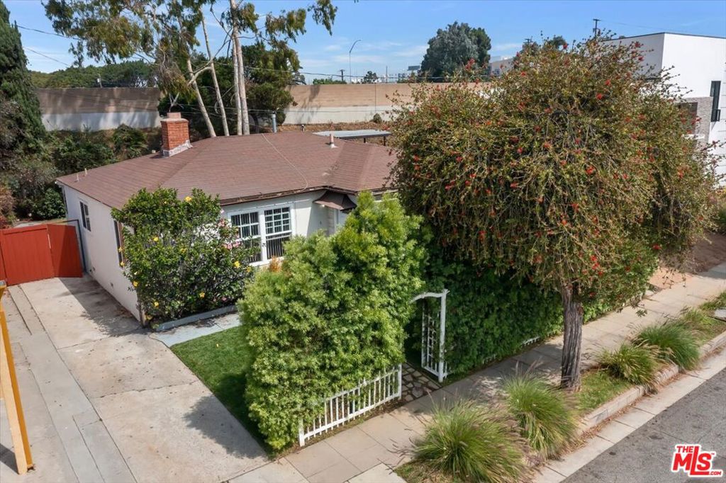 3115 Urban Avenue Santa Monica, California Charming newly renovated, 3 bedroom and 2 bathroom home off of Pico Blvd. The updated kitchen has brand new stainless steel appliances, tile backsplash and quartz countertops. The home features new washer and dryer, central HVAC, along with a fireplace in the main living room. There are hardwood floors throughout and stunning marble styled tile in the kitchen and bathrooms. Master bedroom features renovated large private bathroom with dual vanity sinks and custom tile shower. Also large bonus room off of the kitchen which borders the lush intimate backyard. Minutes away from Santa Monica Beach, 3rd Street Promenade and the Venice/Abbot Kinney area. Located close to grocery stores including Trader Joe's and Whole Foods. Don't miss out on this gem!