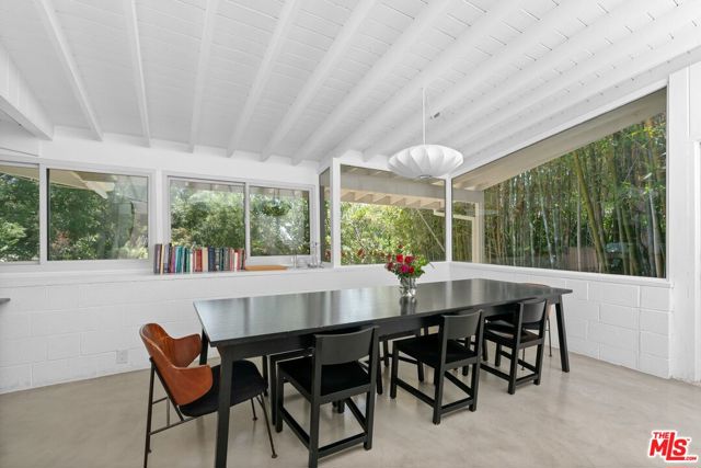 810 Bramble Way, Los Angeles CA: https://media.crmls.org/mediaz/456646e3-a17a-469b-b23a-8ef438913bef.jpg