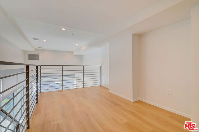 200 W Ocean Boulevard, Long Beach CA: https://media.crmls.org/mediaz/4566be85-a52f-42fa-b7bb-63cdbc370b39.jpg