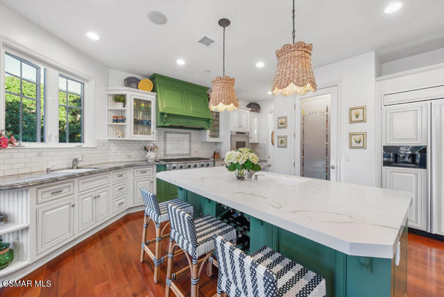 1816 Brittany Park Road, Camarillo CA: https://media.crmls.org/mediaz/4566e04b-fd81-498e-80b4-f18f0c158e56.jpg