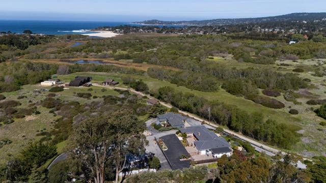 27302 Highway 1, Carmel CA: https://media.crmls.org/mediaz/45675502-16b1-4ea4-b8a4-9724de021c54.jpg