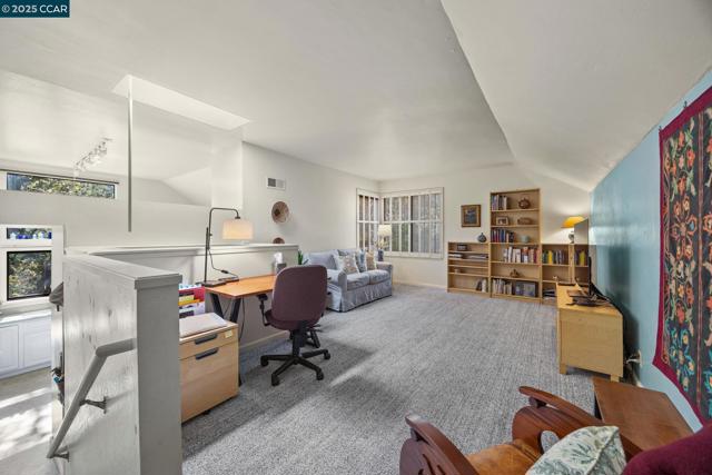 3800 Terra Granada Dr, Walnut Creek CA: https://media.crmls.org/mediaz/4567a481-b061-46ce-a667-1b1680ea2f0a.jpg