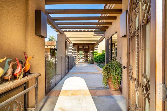 37551 Thompson Road, Rancho Mirage CA: https://media.crmls.org/mediaz/4568b9ee-c2b5-42b8-b54d-693a5057fde3.jpg