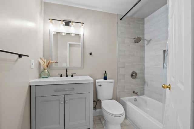 1014 Croyden Way, Manteca CA: https://media.crmls.org/mediaz/4568e576-c4ae-4452-9871-11d0ef73a53b.jpg