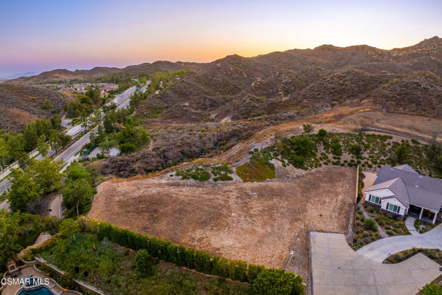 4221 Goldstone Lane, Simi Valley CA: https://media.crmls.org/mediaz/4568efd8-c113-4099-81bc-66d9258b564e.jpg