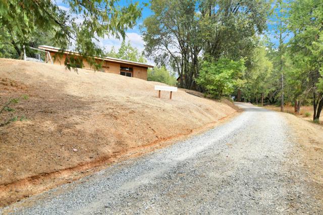 17533 Humbug Creek Road, Glencoe CA: https://media.crmls.org/mediaz/456a7dfb-0df1-42fb-aded-b9c8026d05a1.jpg