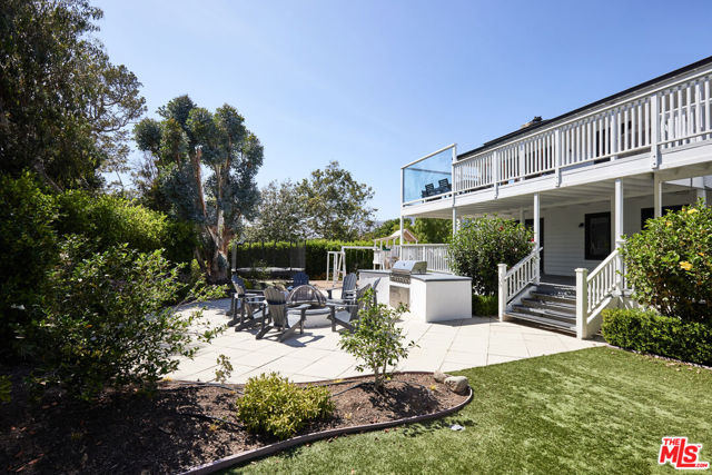 30362 Morning View Drive, Malibu CA: https://media.crmls.org/mediaz/456b9d77-daf5-4e47-b82e-4d2aa594a35d.jpg