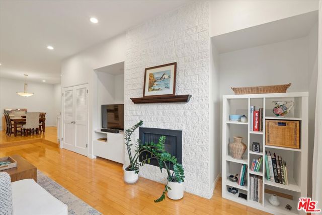 2 Bed Home for Sale in Los Angeles, California