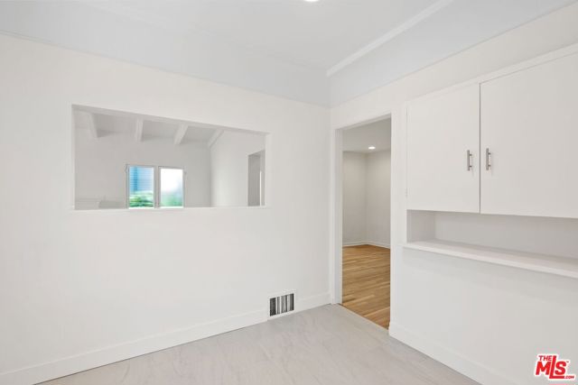220 S Le Doux Road, Beverly Hills CA: https://media.crmls.org/mediaz/456bee36-d666-4c4d-9c4d-c43ed1902023.jpg