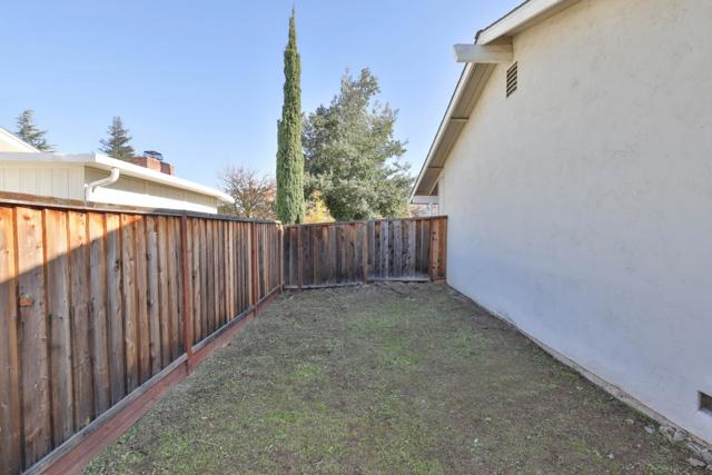 1617 Tartarian Way, San Jose CA: https://media.crmls.org/mediaz/456cc733-b03d-4033-abe0-50e207e7e5dd.jpg