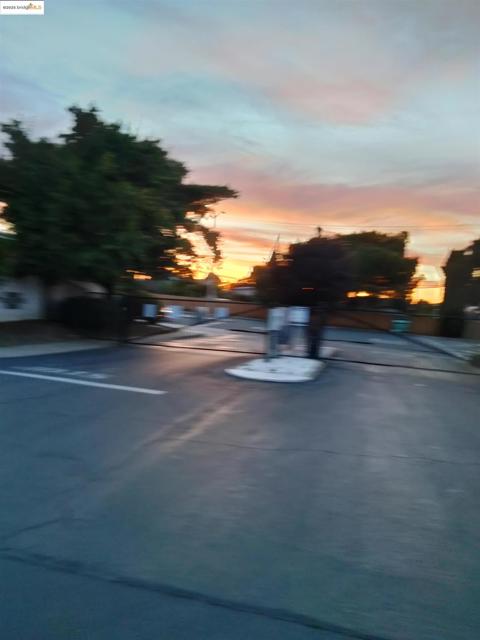 26 Bradley Lane, Antioch CA: https://media.crmls.org/mediaz/456ce807-c0f1-4c65-969d-3d0b535b4b75.jpg