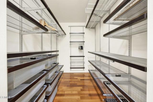1127 E Del Mar Boulevard, Pasadena CA: https://media.crmls.org/mediaz/456cfe3b-8e84-4287-b013-f33c431d0eb9.jpg