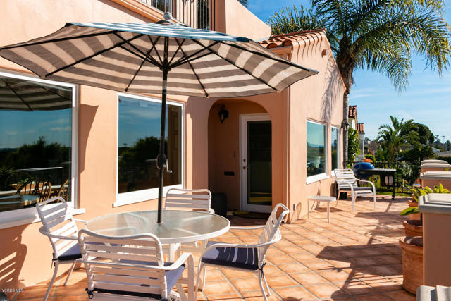 2167 Palomar Avenue, Ventura CA: https://media.crmls.org/mediaz/456d2799-052e-4adb-b57f-65bac700e32e.jpg