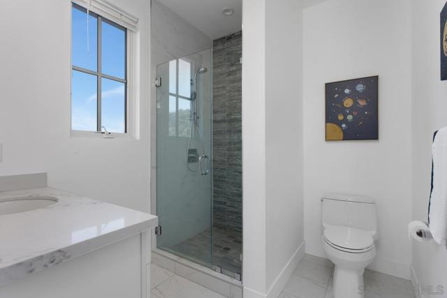 12410 Aria Ct, Poway CA: https://media.crmls.org/mediaz/456d8390-25e8-42f4-84a7-11d2117607cc.jpg