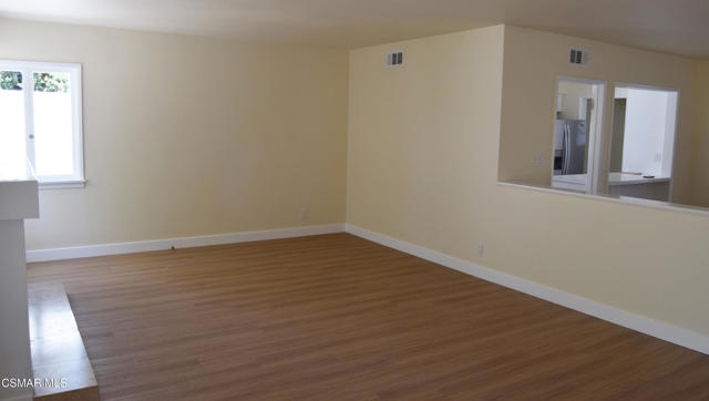 3315 S Bentley Avenue, Los Angeles CA: https://media.crmls.org/mediaz/456dd68b-6c6b-4468-9e2f-0f16676db6ee.jpg