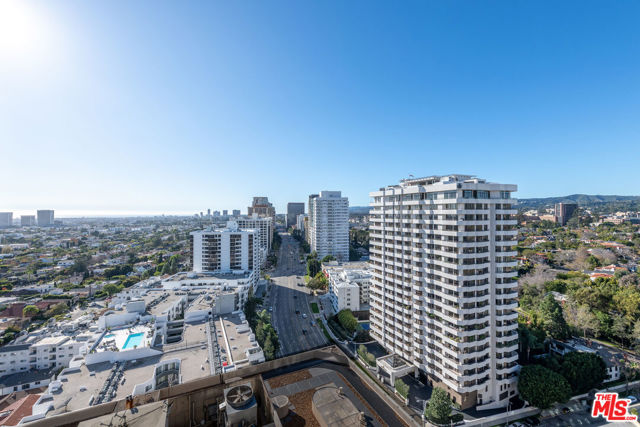 10580 Wilshire Boulevard, Los Angeles CA: https://media.crmls.org/mediaz/456ddab9-89d5-49c9-bffa-26e734d18fd6.jpg