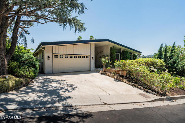 18854 Edleen Drive, Tarzana CA: https://media.crmls.org/mediaz/456df542-e3cd-42ea-9716-60d724149f8b.jpg