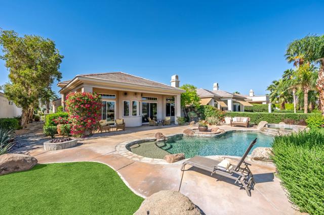 51686 Via Sorrento, La Quinta CA: https://media.crmls.org/mediaz/456e7a26-4890-42e0-84ca-34fc414252f7.jpg