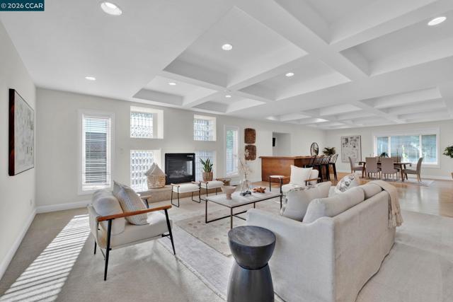 Image 5 of 53 For 367 Mt Washington Way