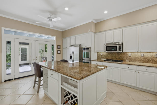 65 San Marino Circle, Rancho Mirage CA: https://media.crmls.org/mediaz/456f0474-9ae7-445a-be0f-e1c2d9f8b7fc.jpg