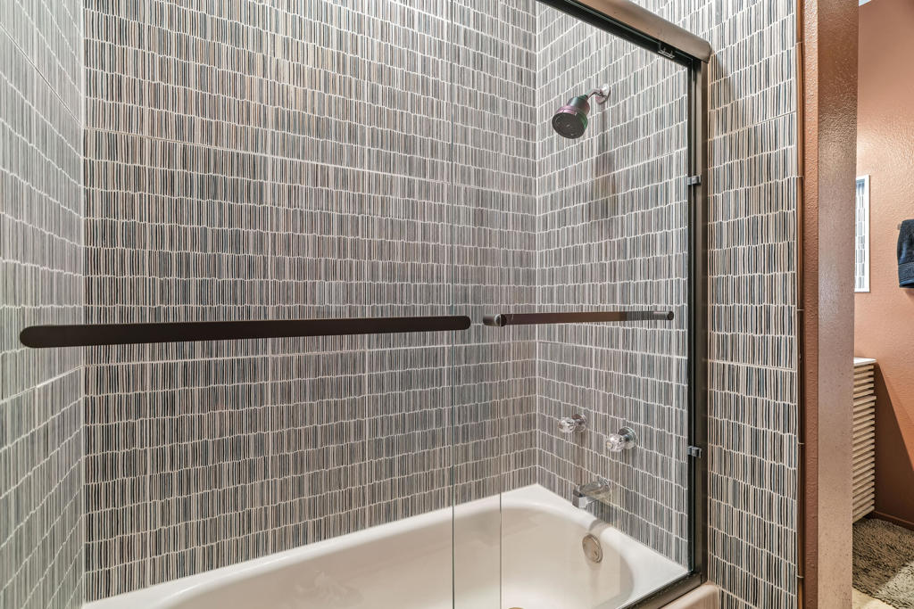 https://media.crmls.org/mediaz/456f5749-893a-4469-b702-b2643bc1fea3.jpg?preset=X-Large