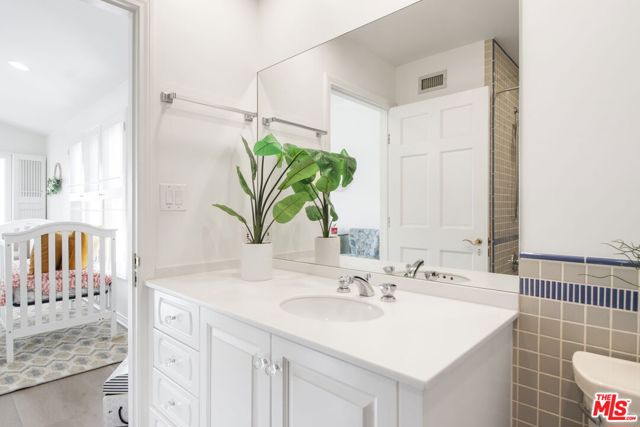 905 Berkeley Street, Santa Monica CA: https://media.crmls.org/mediaz/456f866f-45e5-4239-b273-323bf0557a17.jpg