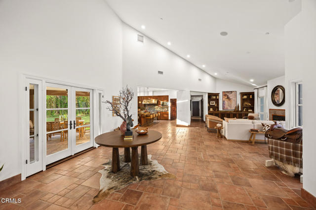 1533 Rancho Avenue, Glendale CA: https://media.crmls.org/mediaz/457048b1-7a90-4406-806c-b1d7cd0f2a5a.jpg
