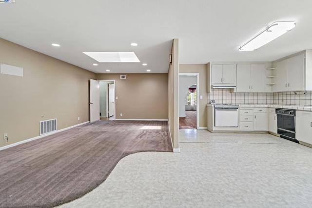 Image 16 of 56 For 398 Olive Ave