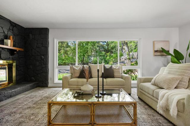 2085 Edgewood Road, Redwood City CA: https://media.crmls.org/mediaz/4570aa6c-0a05-4506-bcfc-9d24c53bcf5b.jpg