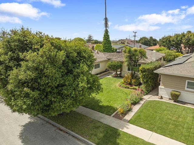 1052 San Simeon Drive, Salinas CA: https://media.crmls.org/mediaz/4570d600-8dd9-4cb9-9eb2-9cd3358a1bc7.jpg