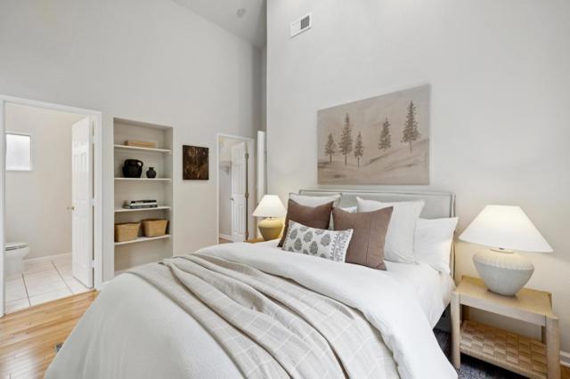 280 College Avenue, Mountain View CA: https://media.crmls.org/mediaz/457117c0-0e8a-4406-948b-8570865ac859.jpg