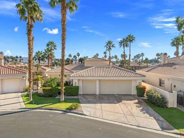47560 Via Montigo, La Quinta CA: https://media.crmls.org/mediaz/45713d54-22f5-4e8b-9ada-b3ae16679977.jpg