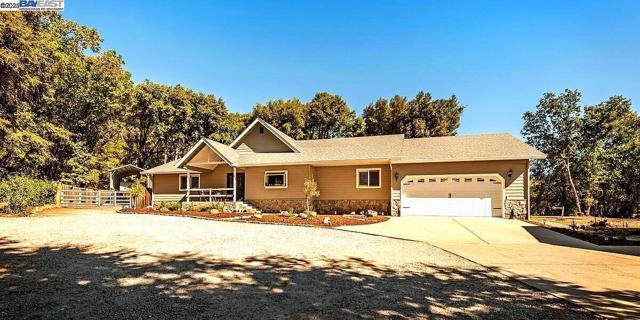 25025 State Highway 88, Pioneer CA: https://media.crmls.org/mediaz/457154e2-2524-4501-9b38-6bf371020121.jpg