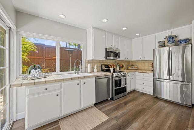Detail Gallery Image 11 of 36 For 1650 Tucker Ln, Encinitas,  CA 92024 - 2 Beds | 2 Baths