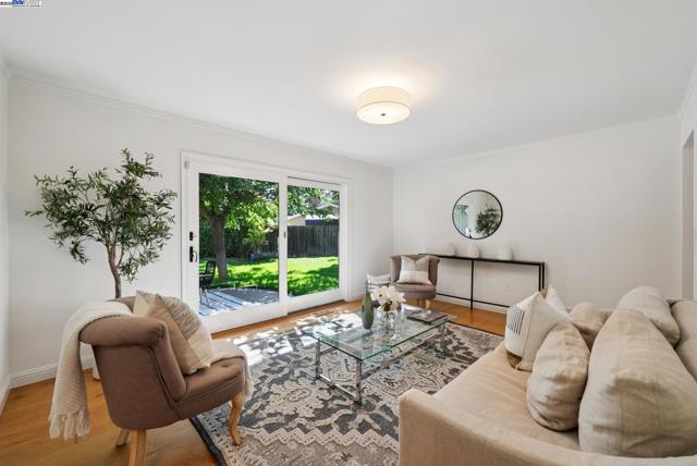 1515 Grove Way, Concord CA: https://media.crmls.org/mediaz/4573c545-0e58-4859-b544-bf6a377b58a5.jpg