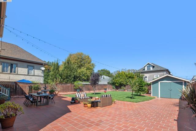 Image 41 of 52 For 2061 Buena Vista Ave.